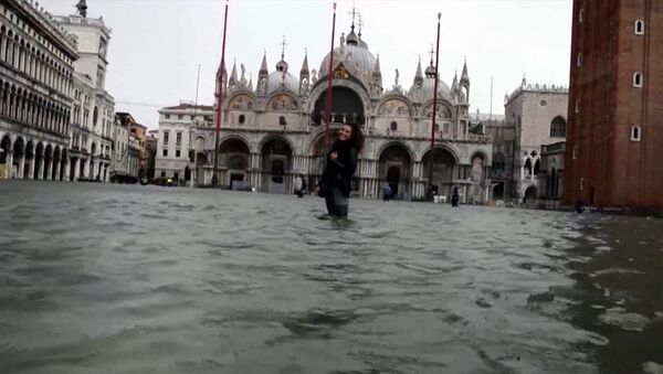 Венеция на 75% затоплена водой - Sputnik Azərbaycan