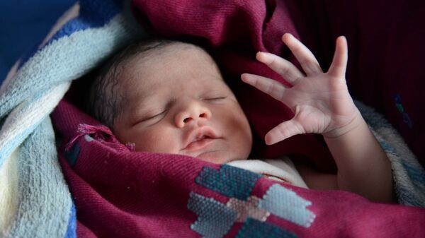 Новорожденный, фото из архива - Sputnik Азербайджан