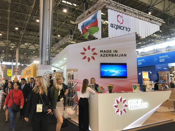 Азербайджан напоит мир вином и накормит фруктами Азербайджан напоит мир вином и накормит фруктами - Sputnik Азербайджан