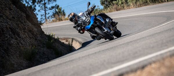 Новый мотоцикл R1250GS компании BMW - Sputnik Азербайджан