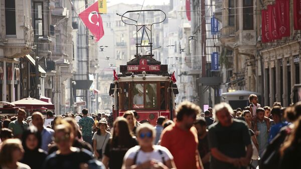Отказ от новых сотрудников и дорогих покупок - в Турции объявили жесткую экономию