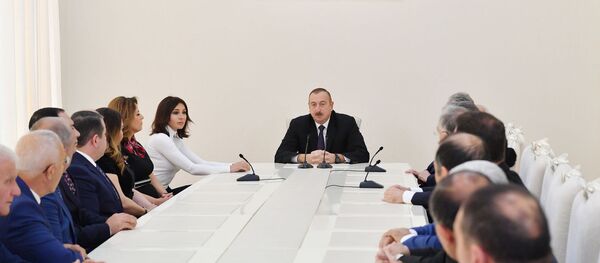 Президент Азербайджанской Республики Ильхам Алиев и первая леди Мехрибан Алиева  на открытии Агдамского центра мугама - Sputnik Азербайджан