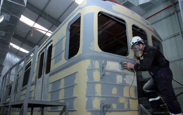 Первый отремонтированный вагон Бакметрополитена - Sputnik Азербайджан