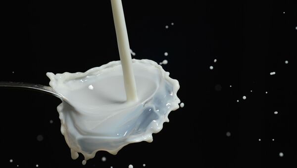 Молоко, фото из архива - Sputnik Азербайджан