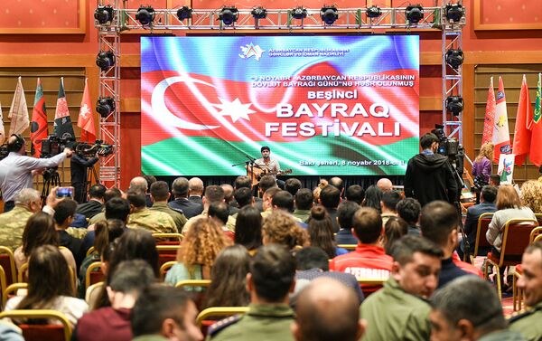 9 noyabr-Azərbaycan respublikasının dövlət bayrağı gününə həsr olunmuş beşinci bayraq festivalı - Sputnik Azərbaycan