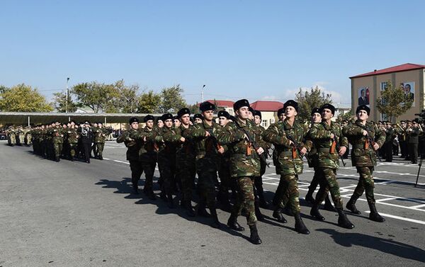 В Н-ской воинской части СГБ очередная группа молодых солдат принесла присягу на верность Родине - Sputnik Азербайджан