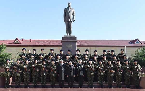 В Н-ской воинской части СГБ очередная группа молодых солдат принесла присягу на верность Родине - Sputnik Азербайджан