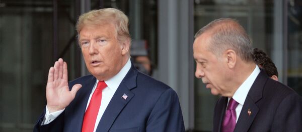 Президент США Дональд Трамп (слева) и президент Турции Реджеп Тайип Эрдоган  - Sputnik Азербайджан