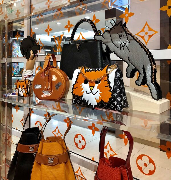 Коты и псы на фэшн-службе: чем порадовал дом Louis Vuitton Коты и псы на фэшн-службе: чем порадовал дом Louis Vuitton - Sputnik Азербайджан