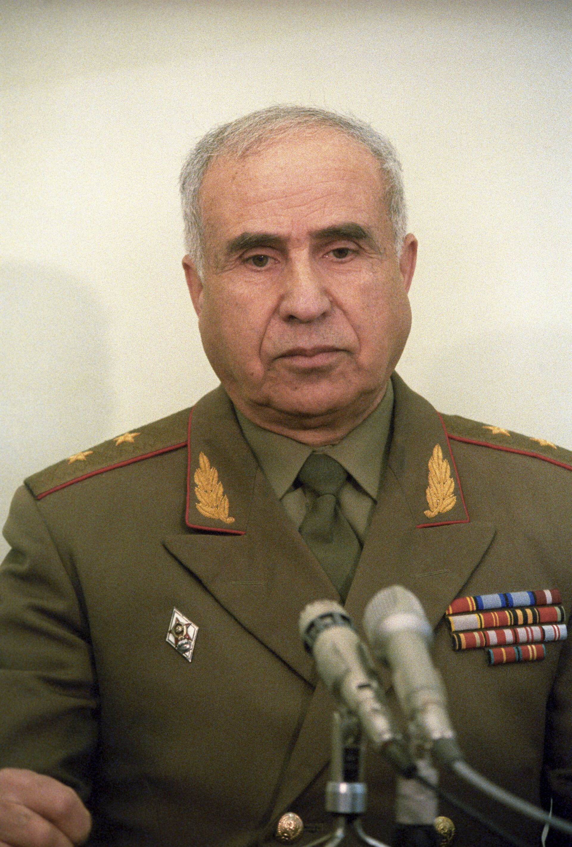 General-leytenant Kərim Kərimov. Dekabr, 1988-ci il  - Sputnik Azərbaycan, 1920, 11.04.2022