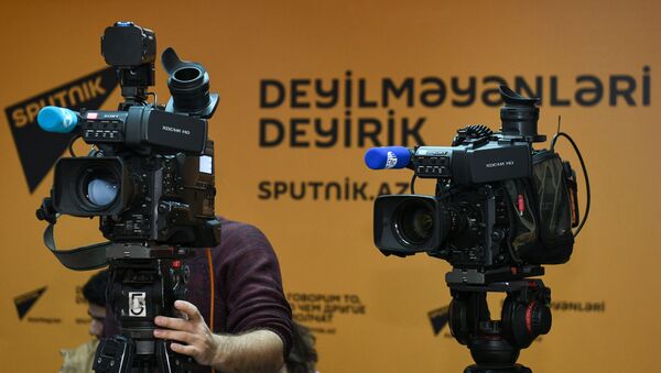 Видеомост в  мультимедийном пресс-центре Sputnik Азербайджан, фото из архива - Sputnik Азербайджан