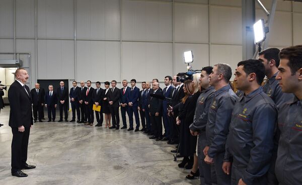 Заводы, фабрика, вокзал: хроника визита президента Алиева в Сумгайыт Заводы, фабрика, вокзал: хроника визита президента Алиева в Сумгайыт - Sputnik Азербайджан