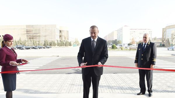 Президент Ильхам Алиев на открытии Сумгайытского железнодорожного вокзала - Sputnik Азербайджан