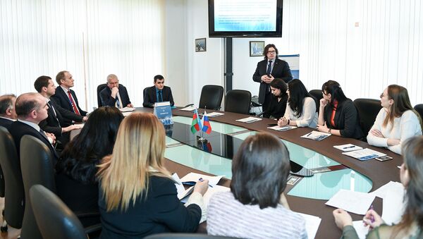 Обсуждение новых рынков и технологий в Российском информационно-культурном центре  - Sputnik Азербайджан