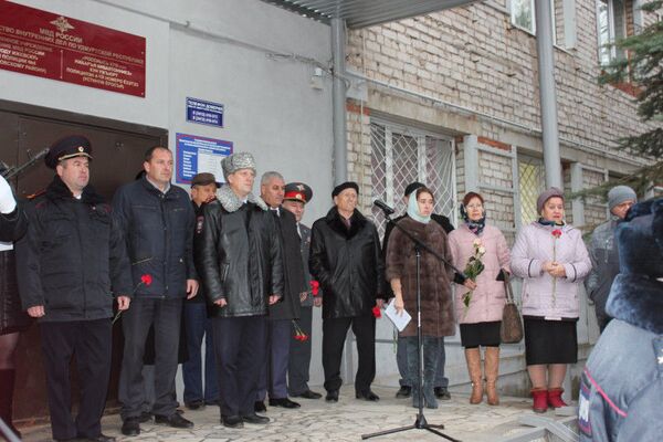 В Ижевске прошло открытие мемориальной доски участковому-азербайджанцу - Sputnik Азербайджан