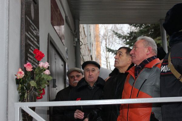 В Ижевске прошло открытие мемориальной доски участковому-азербайджанцу - Sputnik Азербайджан
