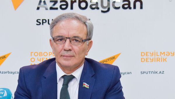 Председатель Советы прессы Афлатун Амашев - Sputnik Азербайджан