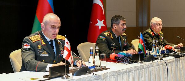 Встреча министра обороны Азербайджана генерал-полковника Закира Гасанова с начальником Генштаба Турции генералом армии Яшаром Гюлером и начальником Генштаба Вооруженных сил Грузии генерал-майором Владимиром Чачибая Встреча министра обороны Азербайджана генерал-полковника Закира Гасанова с начальником Генштаба Турции генералом армии Яшаром Гюлером и начальником Генштаба Вооруженных сил Грузии генерал-майором Владимиром Чачибая - Sputnik Азербайджан