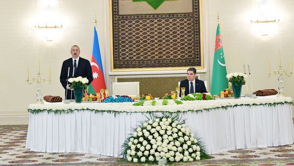 От имени Президента Туркменистана дан официальный прием в честь Президента Азербайджана - Sputnik Azərbaycan