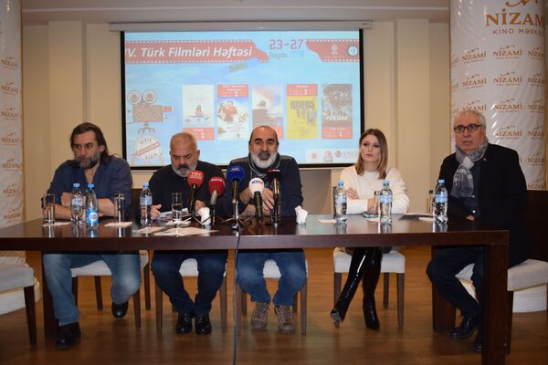 Самые рейтинговые турецкие фильмы покажут бакинцам бесплатно Самые рейтинговые турецкие фильмы покажут бакинцам бесплатно - Sputnik Азербайджан