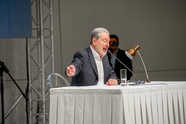 Человек с веселой фамилией: Вениамин Смехов — о друзьях-бакинцах, творчестве и поэзии Человек с веселой фамилией: Вениамин Смехов — о друзьях-бакинцах, творчестве и поэзии - Sputnik Азербайджан