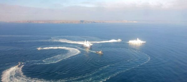 Три корабля ВМС Украины пересекли российскую границу Три корабля ВМС Украины пересекли российскую границу - Sputnik Азербайджан