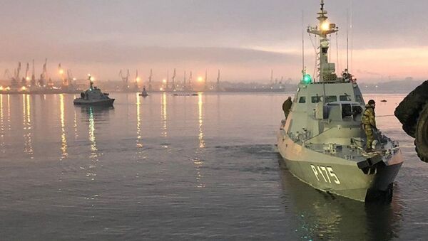 Корабли ВМС Украины, задержанные пограничной службой РФ за нарушение государственной границы России на порту Керчи - Sputnik Azərbaycan