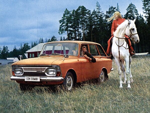 Реклама советского автомобиля Иж-2125 - Sputnik Азербайджан