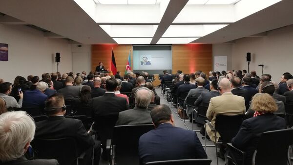 Первый германо-азербайджанский бизнес-диалог в Берлине - Sputnik Азербайджан