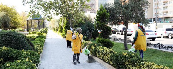 Женщины-дворники в Баку - Sputnik Азербайджан