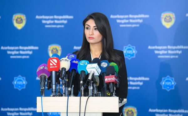 Кого зацепят 240 изменений в налоговый кодекс, объяснили в министерстве Кого зацепят 240 изменений в налоговый кодекс, объяснили в министерстве - Sputnik Азербайджан
