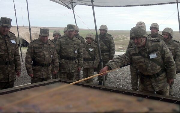 На общевойсковом полигоне воинское объединение провело учения с боевой стрельбой - Sputnik Азербайджан