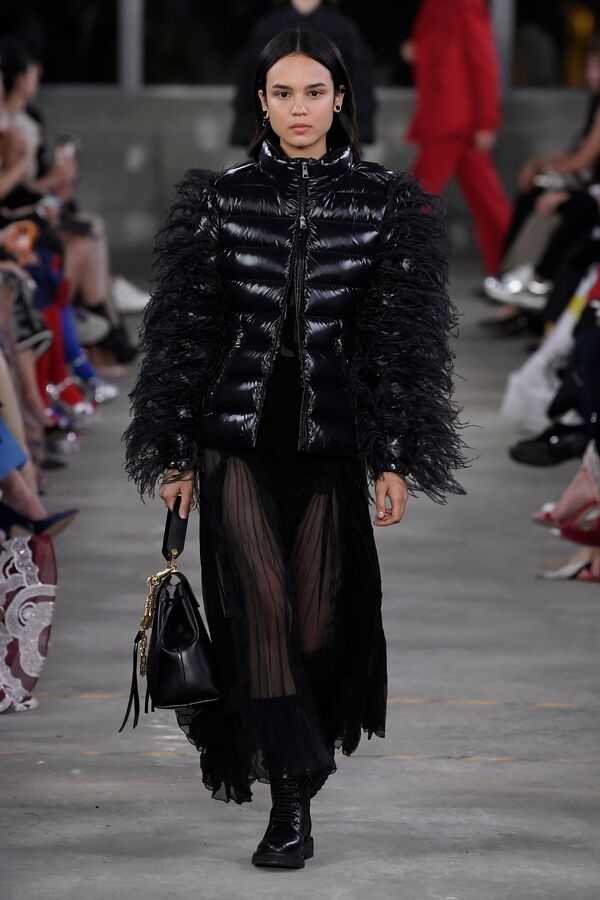 Показ Valentino Pre-Fall 2019  Токио - Sputnik Азербайджан