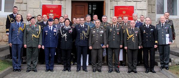 Встреча с военными атташе иностранных государств, аккредитованными в Азербайджанской Республике Встреча с военными атташе иностранных государств, аккредитованными в Азербайджанской Республике - Sputnik Азербайджан