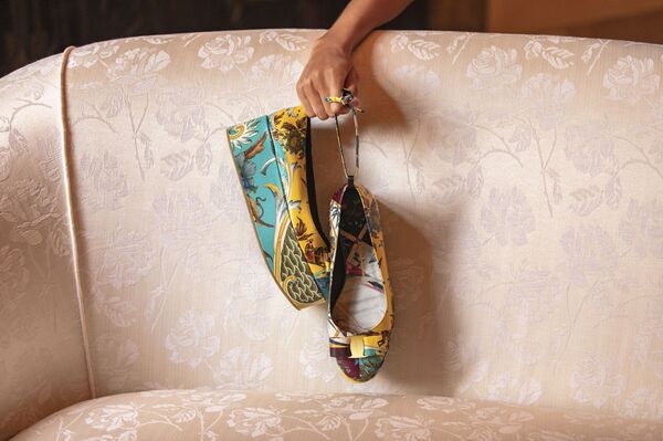 Новогодние чудеса и архивные радости Salvatore Ferragamo Новогодние чудеса и архивные радости Salvatore Ferragamo - Sputnik Азербайджан