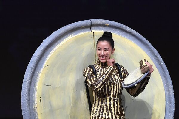 Представительница Мьянмы во время показа национальных костюмов в рамках конкурса Мисс Вселенная 2018 в Таиланде - Sputnik Азербайджан