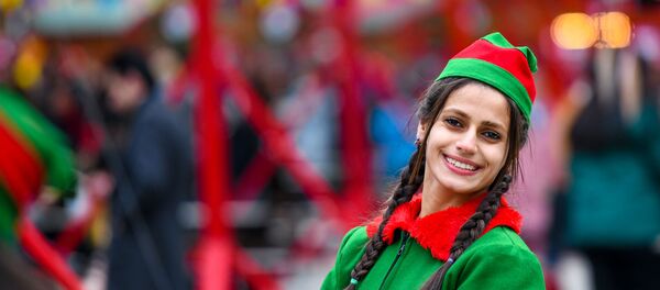 Новогодняя благотворительная ярмарка Холодные руки, горячее сердце в Баку Новогодняя благотворительная ярмарка Холодные руки, горячее сердце в Баку - Sputnik Азербайджан