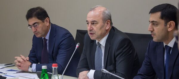Круглый стол Сотрудничество государственного и частного сектора в подготовке законопроекта о возобновляемых источниках энергии Круглый стол Сотрудничество государственного и частного сектора в подготовке законопроекта о возобновляемых источниках энергии - Sputnik Азербайджан
