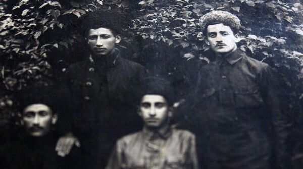 Как НКВД арестовало главу шекинского восстания - рассказывает внук Шейхзаде Как НКВД арестовало главу шекинского восстания - рассказывает внук Шейхзаде - Sputnik Азербайджан