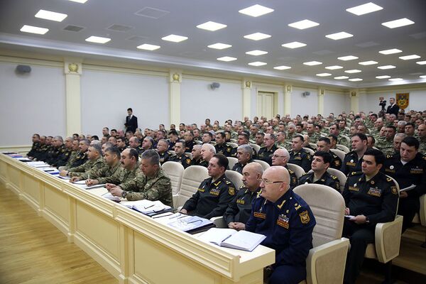 Закир Гасанов поставил задачи перед азербайджанскими военнослужащими на 2019 год Закир Гасанов поставил задачи перед азербайджанскими военнослужащими на 2019 год - Sputnik Азербайджан