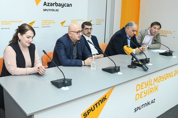 Пресс-конференция на тему Чистота азербайджанского языка и проблемы дубляжа - Sputnik Азербайджан