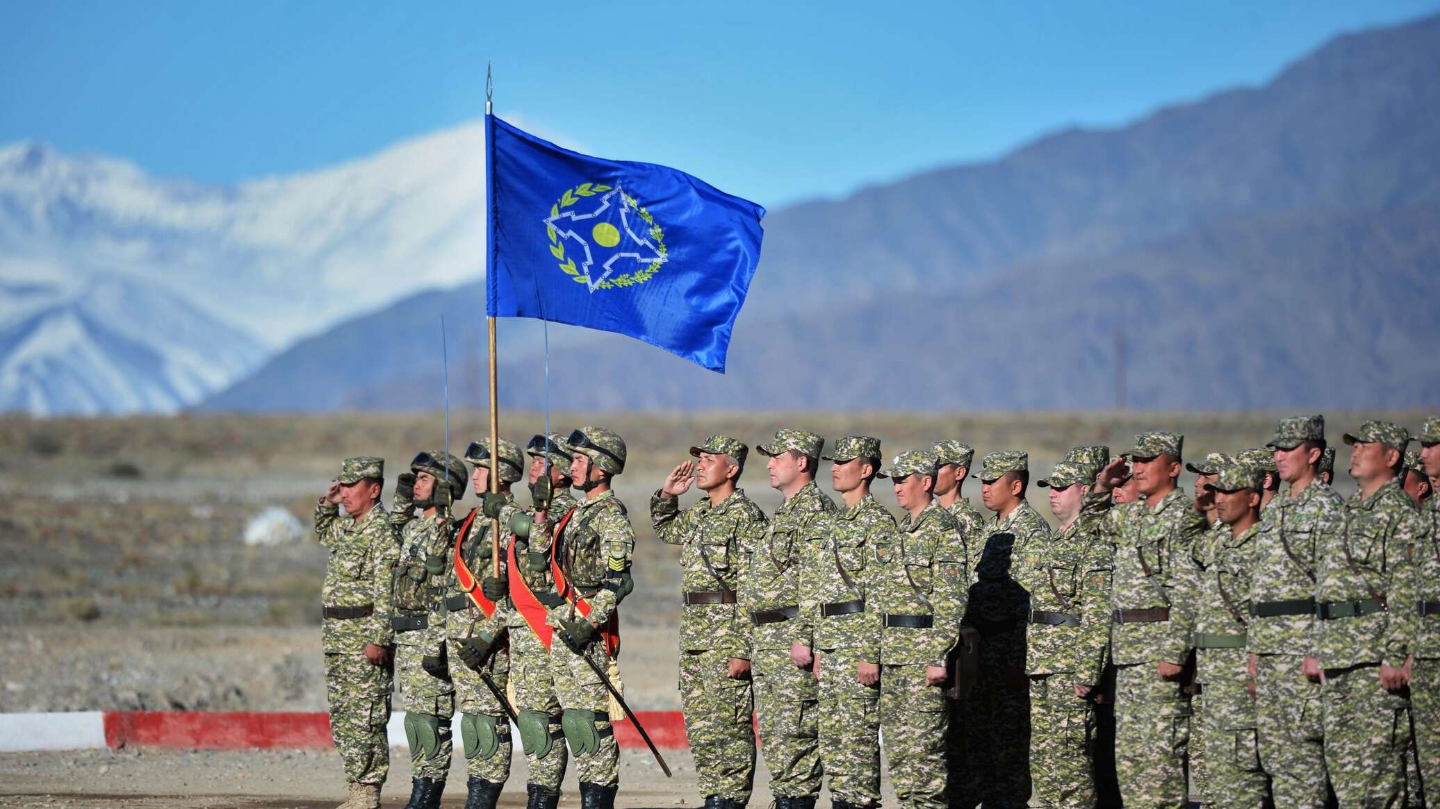 Зачем азербайджану. Флаг ОДКБ. ОДКБ войска. КСОР ОДКБ Казахстан. ОДКБ военные силы.