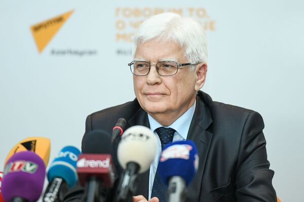 Осторожный оптимизм: Михаил Бочарников о карабахском конфликте Осторожный оптимизм: Михаил Бочарников о карабахском конфликте - Sputnik Азербайджан