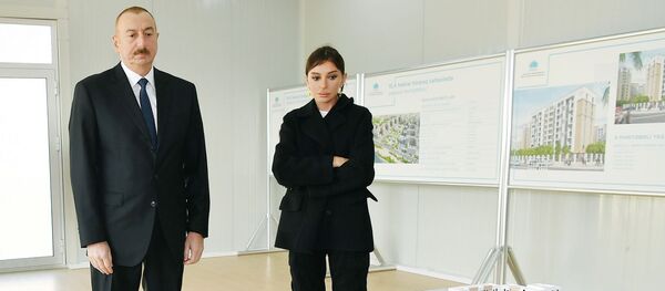 İlham Əliyev Mənzil İnşaatı Dövlət Agentliyinin Yasamal yaşayış kompleksinin açılışında iştirak edib İlham Əliyev Mənzil İnşaatı Dövlət Agentliyinin Yasamal yaşayış kompleksinin açılışında iştirak edib - Sputnik Азербайджан
