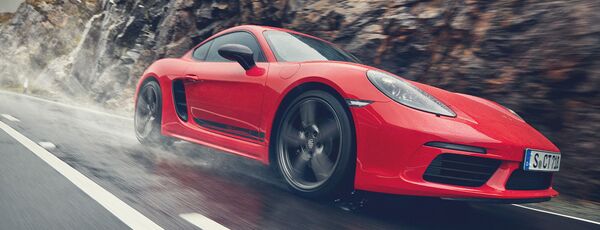 Изучаем две новые модели Porsche Изучаем две новые модели Porsche - Sputnik Азербайджан