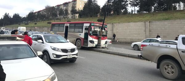 Dakar meydanı yaxınlığında avtobus qəzası - Sputnik Азербайджан