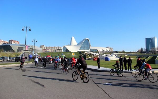 Велопробег под девизом Наша сила – в солидарности - Sputnik Азербайджан