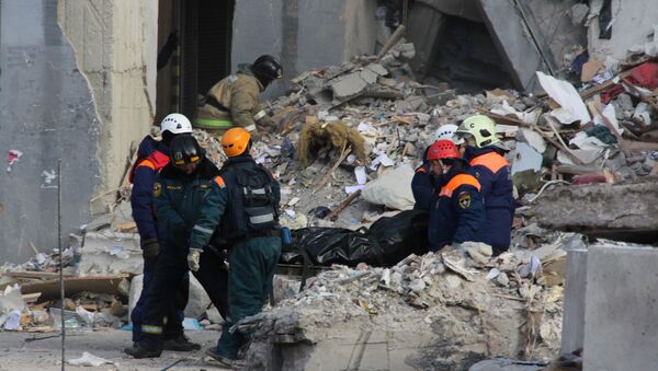 Maqnitoqorskda qaz sızması nəticəsində binada baş verən partlayış - Sputnik Azərbaycan