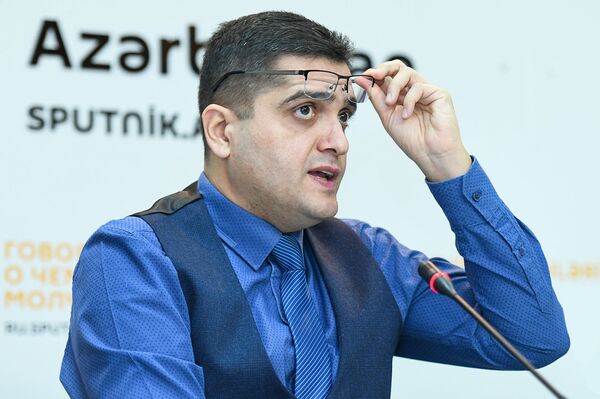 Руководитель аналитического центра Атлас Эльхан Шахиноглу - Sputnik Азербайджан