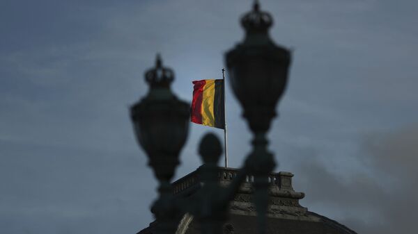 Brüsseldə Kral İqamətgahının damında Belçika bayrağı dalğalanır - Sputnik Azərbaycan